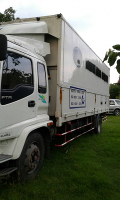 ขายรถ 6 ล้อ isuzu สีขาว สภาพดีพร้อมใช้