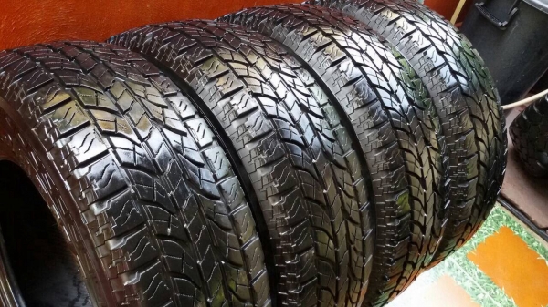 ขายาง yokohama at 245/70/16 ปี 11