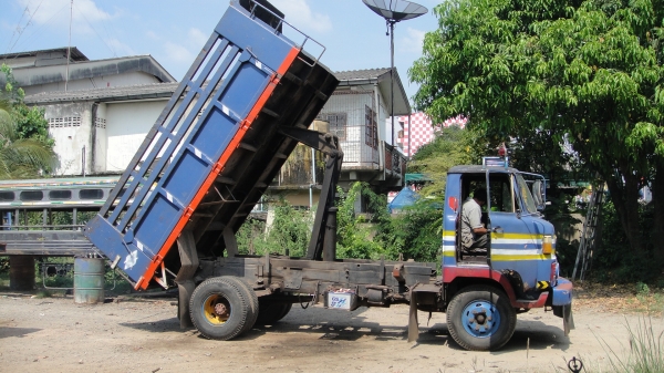 ็HINO KM500 ดั๊ม5คิว เครื่องดี ยางดี คัสฃีสวย ยาง825/16 คานหน้า-เฟืองท้ายเอฟ พวงมาลัยเพาเวอร์ รถพร้อมใช้ ราคาถูก ็HINO KM500 ดั๊ม5คิว เครื่องดี ยางดี คัสฃีสวย ยาง825/16 คานหน้า-เฟืองท้ายเอฟ พวงมาลัยเพาเวอร์ รถพร้อมใช้ ราคาถูก