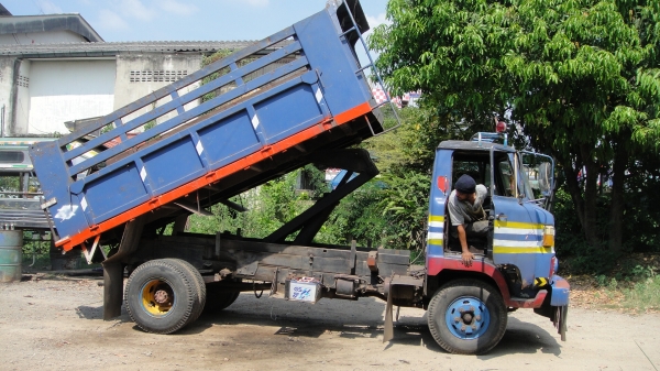 ็HINO KM500 ดั๊ม5คิว เครื่องดี ยางดี คัสฃีสวย ยาง825/16 คานหน้า-เฟืองท้ายเอฟ พวงมาลัยเพาเวอร์ รถพร้อมใช้ ราคาถูก