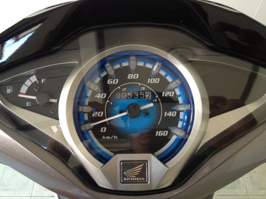 Wave125i โฉมล่าสุด ลายใหม่ สต๊าดเท้า วิ่ง500 ปลายปี57 (ของแถม 4 รายการ)