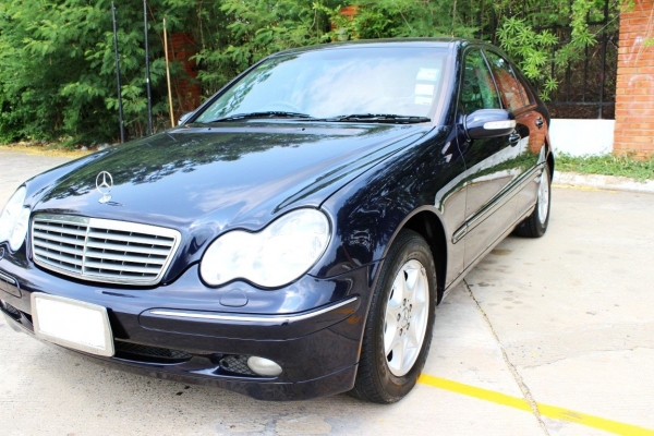 2002 BENZ C180 2.0 Elegance ออกศูนย์เบนซ์ทองหล่อ เจ้าของขายเอง