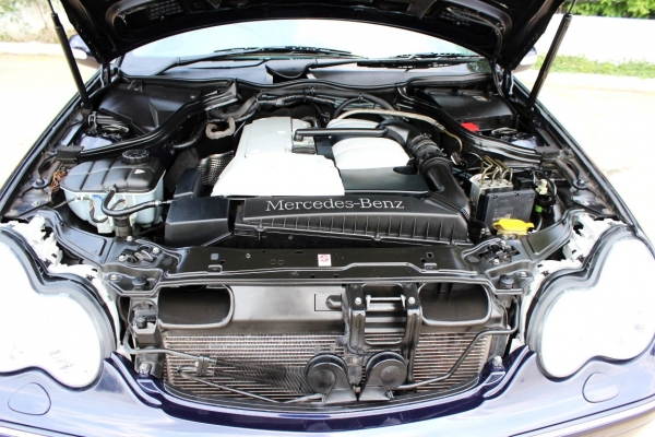 2002 BENZ C180 2.0 Elegance ออกศูนย์เบนซ์ทองหล่อ เจ้าของขายเอง