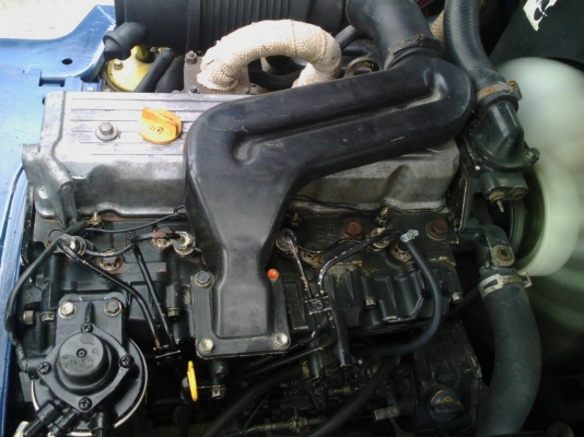 KOMATSU FD30-12ขนาด3ตัน เสายกสูง4เมตร เกียร์ออร์โต้ เครื่องยนต์ดีเซล4D94E ยางตันใหม่4เส้นการใช้งาน2xxxชม.ราคาต่อรองได้