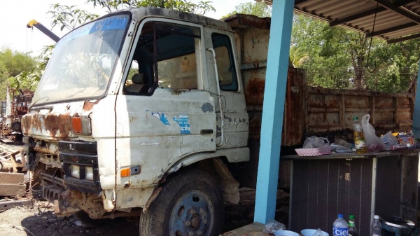 รถดั้ม nissun เครื่อง 160 แรง ไม่มีเล่ม ขายตามสภาพ เครื่องติด รถดั้ม nissun เครื่อง 160 แรง ไม่มีเล่ม ขายตามสภาพ เครื่องติด