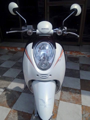 Honda Scoopy i ปี 2555 ลายคลาสสิค รถสวยดูดีมีสไตล์ คุณภาพดี พร้อมใช้