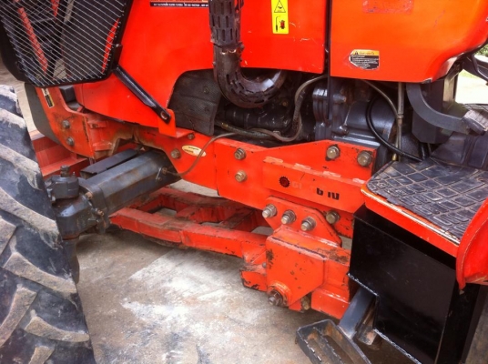 ขายรถไถ Kubota M7040 (4WD) พร้อมดันหน้า+ผานพรวนช้าง รถบ้าน เดิมๆ พร้อมใช้งานครับ