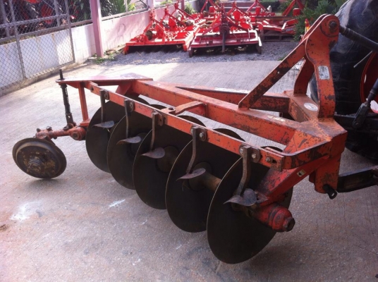 ขายรถไถ Kubota M7040 (4WD) พร้อมดันหน้า+ผานพรวนช้าง รถบ้าน เดิมๆ พร้อมใช้งานครับ