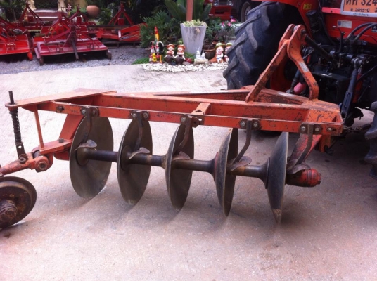 ขายรถไถ Kubota M7040 (4WD) พร้อมดันหน้า+ผานพรวนช้าง รถบ้าน เดิมๆ พร้อมใช้งานครับ