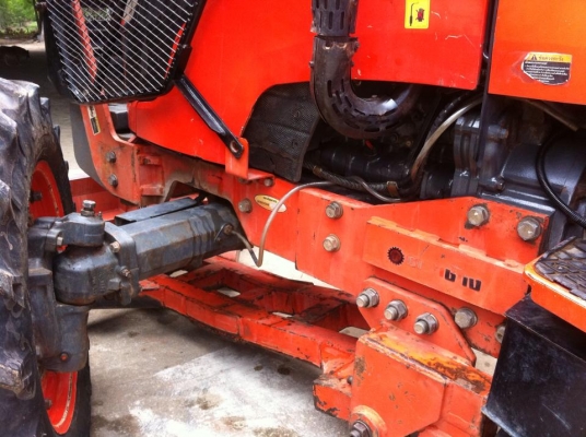 ขายรถไถ Kubota M7040 (4WD) พร้อมดันหน้า+ผานพรวนช้าง รถบ้าน เดิมๆ พร้อมใช้งานครับ