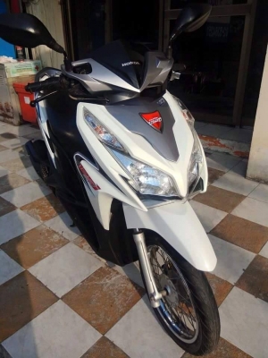 Honda Click 125i รุ่น Tune up สีขาว เทา รถสวยจริง ขับดีมาก ประหยัดน้ำมัน
