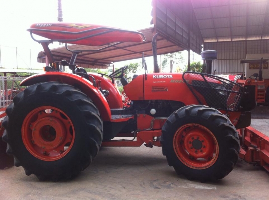 ขายรถไถ Kubota M8540 (4WD) พร้อมดันหน้า+ผานบุกเบิกช้าง รถบ้านสวยมาก พร้อมใช้งานครับ