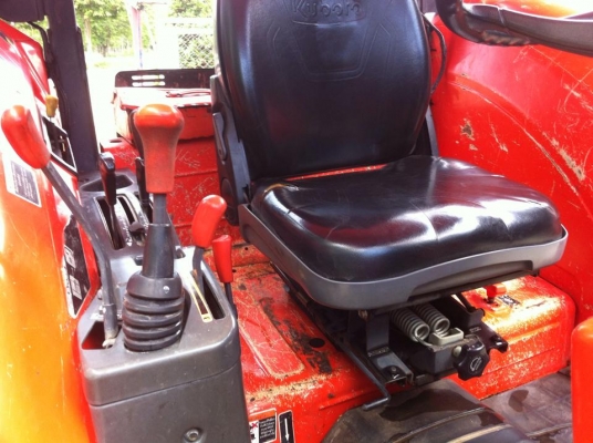 ขายรถไถ Kubota M8540 (4WD) พร้อมดันหน้า+ผานบุกเบิกช้าง รถบ้านสวยมาก พร้อมใช้งานครับ ขายรถไถ Kubota M8540 (4WD) พร้อมดันหน้า+ผานบุกเบิกช้าง รถบ้านสวยมาก พร้อมใช้งานครับ