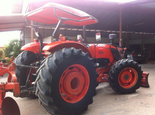 ขายรถไถ Kubota M8540 (4WD) พร้อมดันหน้า+ผานบุกเบิกช้าง รถบ้านสวยมาก พร้อมใช้งานครับ