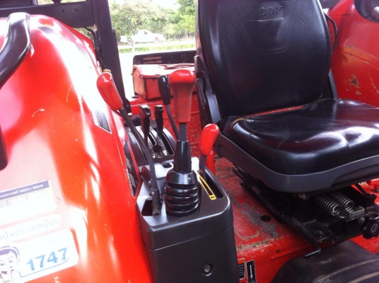ขายรถไถ Kubota M8540 (4WD) พร้อมดันหน้า+ผานบุกเบิกช้าง รถบ้านสวยมาก พร้อมใช้งานครับ