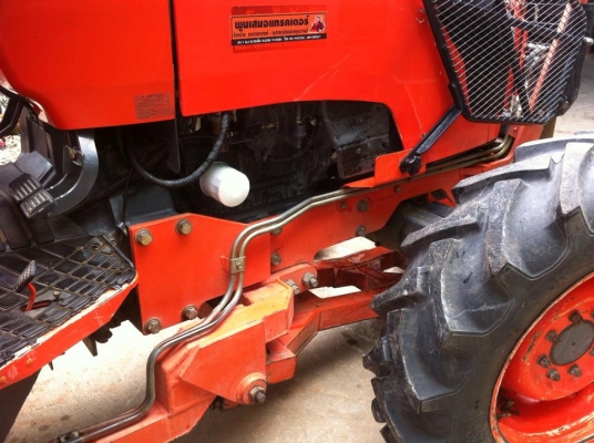 ขายรถไถ Kubota M8540 (4WD) พร้อมดันหน้า+ผานบุกเบิกช้าง รถบ้านสวยมาก พร้อมใช้งานครับ