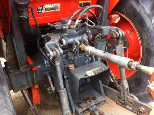 ขายรถไถ Kubota M8540 (4WD) พร้อมดันหน้า+ผานบุกเบิกช้าง รถบ้านสวยมาก พร้อมใช้งานครับ ขายรถไถ Kubota M8540 (4WD) พร้อมดันหน้า+ผานบุกเบิกช้าง รถบ้านสวยมาก พร้อมใช้งานครับ