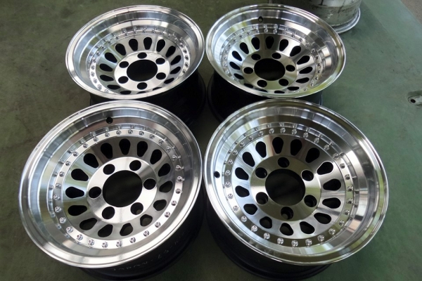 หยดน้ำรี 15x8 ET0 ชุดละ9500บาท 081-7570077