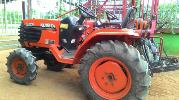 ขายรถไถ KUBOTA B2410 ราคา 130,000 สอบถาม 0818618678 อ.แกลง จ.ระยอง  https://www.facebook.com/pages/Tractors-Rayong/307154532717928