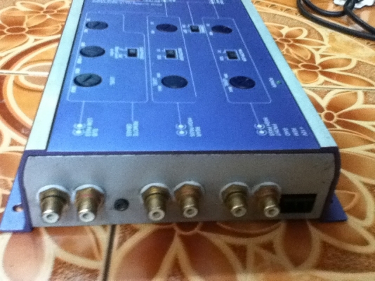 ขายครอส intersys  ISX-3e เข้า 2 ออก 3 ใช้ได้ปกติ 900.-