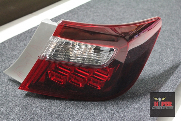 ขายไฟหลัง Camry Extremo 2014