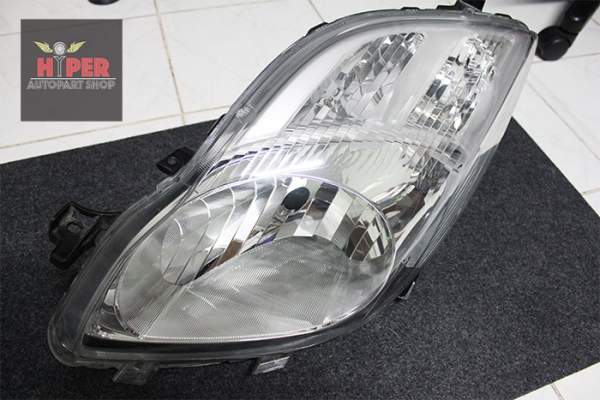 ขาย ไฟหน้า Yaris RS ขาย ไฟหน้า Yaris RS