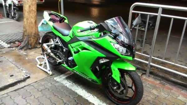 ขาย kawasaki ninja 300 ABS 2014 สีเขียว