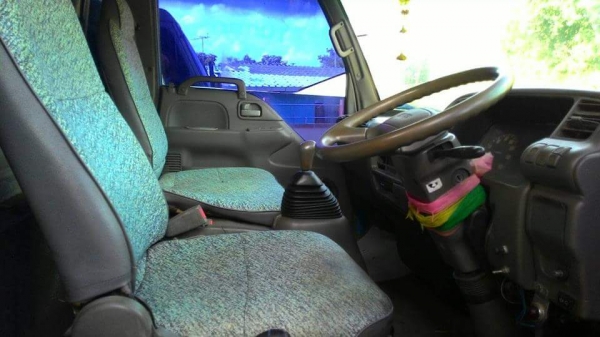 ขาย 6 ล้อดั้มเกษตร  NPR71L รถห้างแท้ ปี47