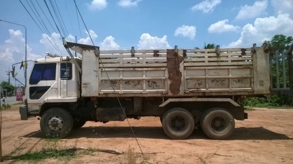 ขาย 10 ล้อดั้ม ไอ้หลง FN527M-TD ซีเรียล 4551 เครื่อง 6D16 เทอร์โบ 220 แรงม้า มีระบบลากพ่วง เกียร์ 10 สปีด เบรคใหญ่ ทะเบียนพร้อมโอนครับ ขาย 10 ล้อดั้ม ไอ้หลง FN527M-TD ซีเรียล 4551 เครื่อง 6D16 เทอร์โบ 220 แรงม้า มีระบบลากพ่วง เกียร์ 10 สปีด เบรคใหญ่ ทะเบียนพร้อมโอนครับ