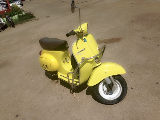 ขายVespa 90 รถ Italy  อินวอย ต่อ พรบ เรียบร้อบ เครื่องดี สีสวย ตามรูปครับ ขาย 39000 ติดต่อ 0889419663