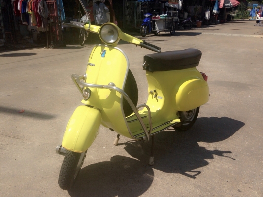 ขายVespa 90 รถ Italy  อินวอย ต่อ พรบ เรียบร้อบ เครื่องดี สีสวย ตามรูปครับ ขาย 39000 ติดต่อ 0889419663