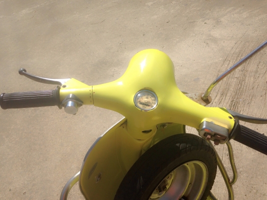 ขายVespa 90 รถ Italy  อินวอย ต่อ พรบ เรียบร้อบ เครื่องดี สีสวย ตามรูปครับ ขาย 39000 ติดต่อ 0889419663