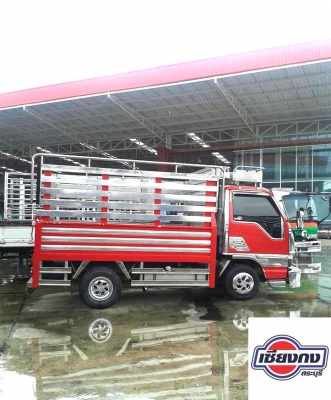 ISUZU ELF แต่งอย่างงาม แบบจัดเต็ม รถจอดอยู่ที่เซียงกง สระบุรีครับ ISUZU ELF แต่งอย่างงาม แบบจัดเต็ม รถจอดอยู่ที่เซียงกง สระบุรีครับ