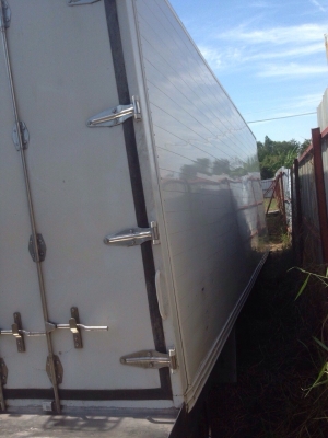 ห้องเย็นรถบรรทุกยาว7.20 เมตรสภาพสวยพร้อมใช้งาน ห้องเย็นรถบรรทุกยาว7.20 เมตรสภาพสวยพร้อมใช้งาน