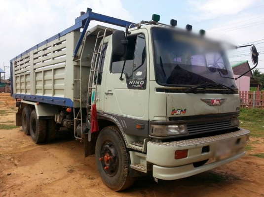 ขายดั้ม2เพลา HINO 3H เครื่อง195แรง พ.เพาเวอร์ เบรกทิฟฟี่ ภายในสวย แอร์เย็น สภาพพร้อมใช้งาน ยางใหม่10เส้น เอกสารพร้อมโอน สนใจโทร 090-8588220คุณนะ 093-3258446คุณบิว ID:narong498 หรือ www.truck.in.th/498 หรือเพจFacebook ณรงค์ ซื้อขายรถมือสอง (