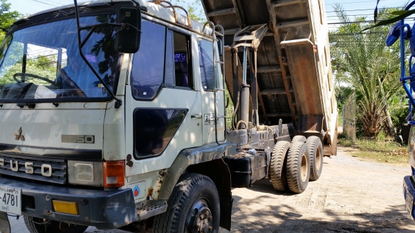 ขายรถบรรทุกสิบล้อmitsubishi FN527M- TD3827