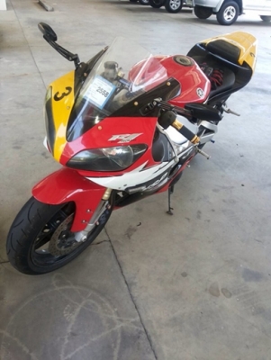 ขายYamaha R1 ปี2001ทะเบียนแท้ๆโอนขนส่ง สภาพสวยมากๆครับ