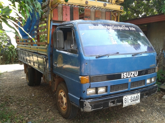 ขายรถ 6 ล้อ  npr 115 แรง เครื่อดีแซสซีสวย ทะเบียนนพร้อมโอน รถห้างแท้