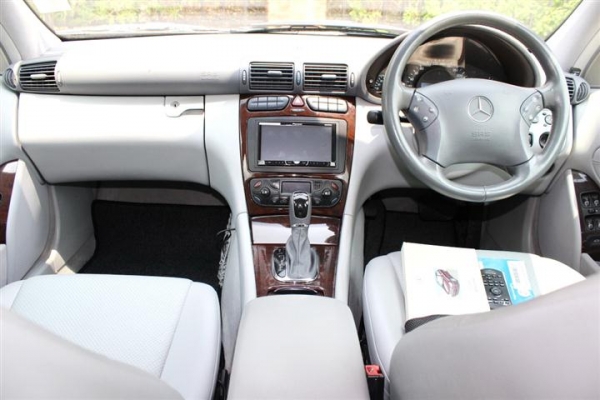 2002BENZ C180 2.0Elegance ออกศูนย์เบนซ์ทองหล่อ เจ้าของขายเอง