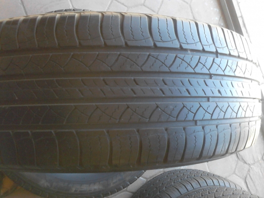225/65R17  MICHELIN  มี 2 เส้น โทร.081-427-3941