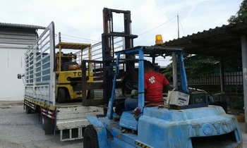 แจ้งลูกค้า จันทบุรีครับ - จัดขึ้นรถให้แล้วนะครับ รถยก โฟล์ทลิฟต์ TCM : FD20 Z5 แบบงาสไลด์ ขนาด 2 ตัน