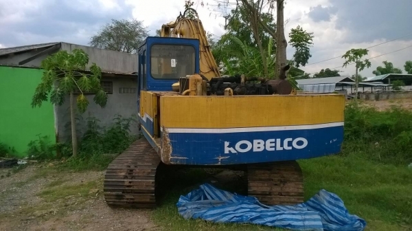 ขายแบคโฮ KOBELCO SK200 Mark 2 รถใช้งานอยู่ทุกวัน เครื่องดี ปั้มแรง เอกสารสัญญาซื้อขาย ราคาต่อรองได้