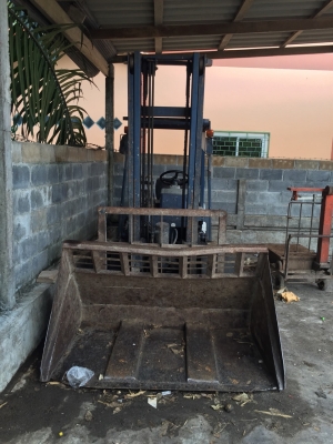 รถฟอร์คลิฟต์ FD25  รุ่น 11.  /  3 ตัน.  สนใจติดต่อ  081 - 6079515