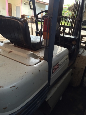 รถฟอร์คลิฟต์ FD25  รุ่น 11.  /  3 ตัน.  สนใจติดต่อ  081 - 6079515