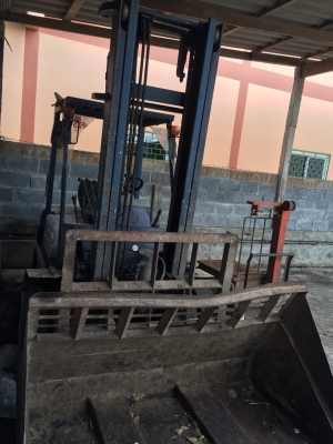 รถฟอร์คลิฟต์ FD25  รุ่น 11.  /  3 ตัน.  สนใจติดต่อ  081 - 6079515