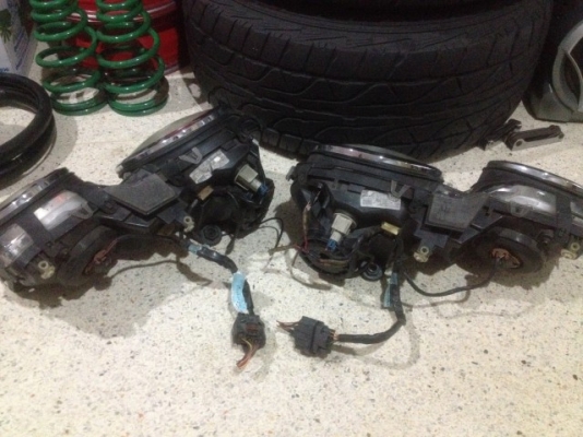 ไฟหน้า JAGUAR S TYPE ของเก่าญีุ่่สภาพตามรูปครับ