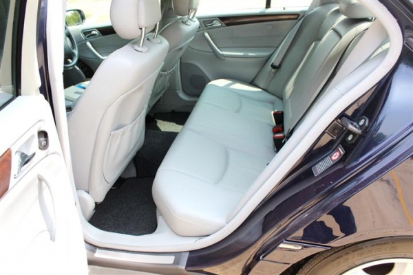 2002BENZ C180 2.0Elegance ออกศูนย์เบนซ์ทองหล่อ เจ้าของขายเอง