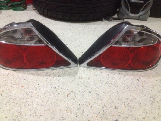 ไฟท้าย JAGUAR S TYPE คิ้วโครมเมียมของเก่าญี่ปุ่นสภาพสวยมาก ไฟท้าย JAGUAR S TYPE คิ้วโครมเมียมของเก่าญี่ปุ่นสภาพสวยมาก