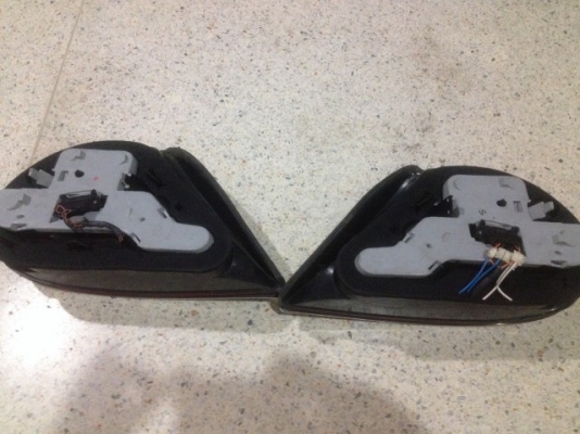 ไฟท้าย JAGUAR S TYPE คิ้วโครมเมียมของเก่าญี่ปุ่นสภาพสวยมาก ไฟท้าย JAGUAR S TYPE คิ้วโครมเมียมของเก่าญี่ปุ่นสภาพสวยมาก