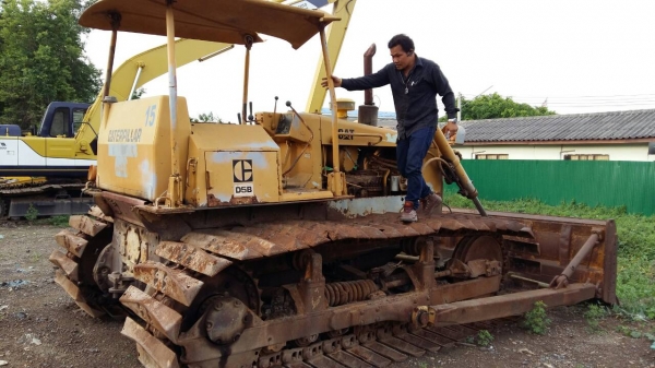 ขายรถแทรกเตอร์ CAT.D5-B เกียร์ตัด ตีนเป็ด เครื่อง.44V รถสวย พร้อมใช้ ราตา.680000 สนใจรีบจองด่วน